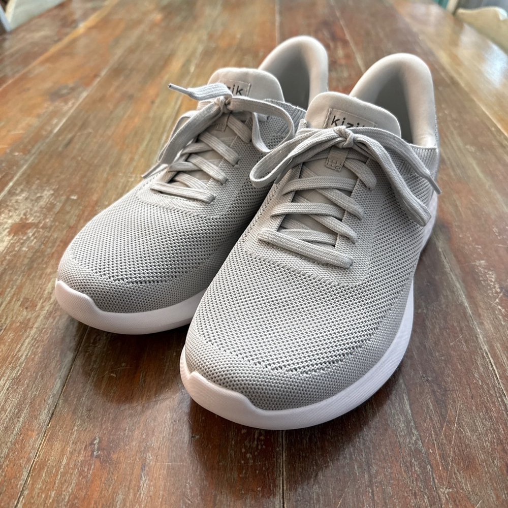 Kizik Athens Series - Men's 10 Wide / Women's 11.5 Wide (Light Grey/Slate Grey)